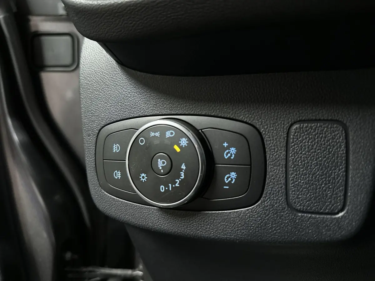 1.0 EcoBoost ST-Line X Navi | B&O | LED