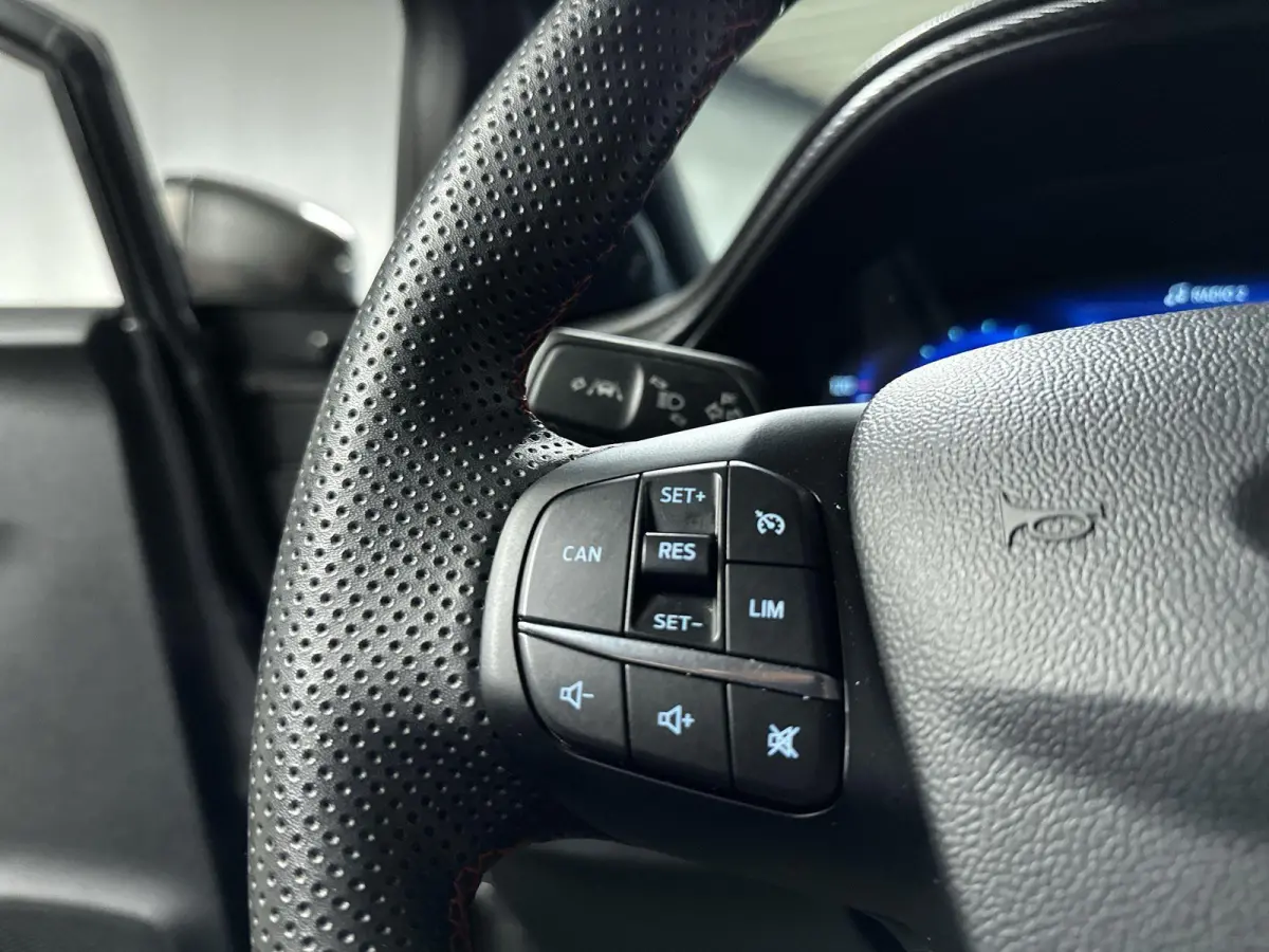 1.0 EcoBoost ST-Line X Navi | B&O | LED