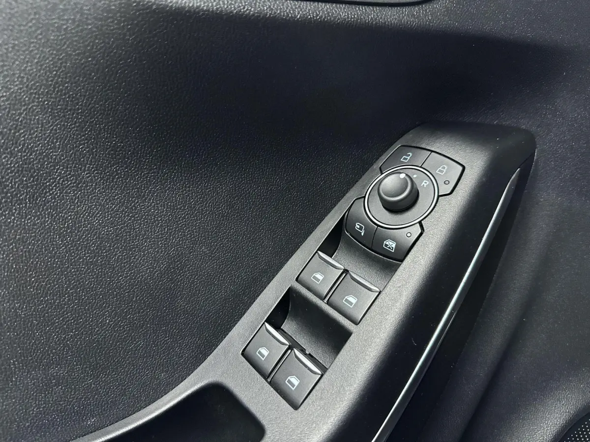 1.0 EcoBoost ST-Line X Navi | B&O | LED