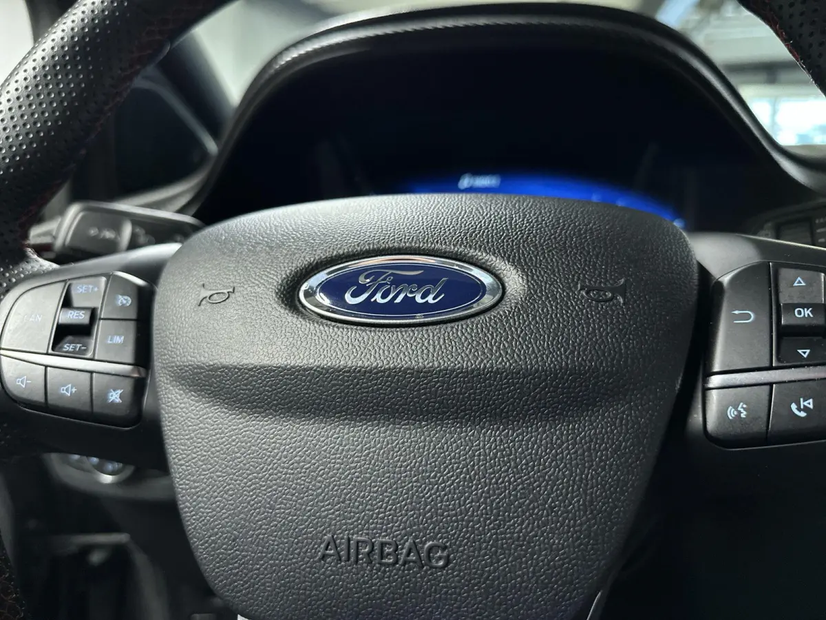 1.0 EcoBoost ST-Line X Navi | B&O | LED