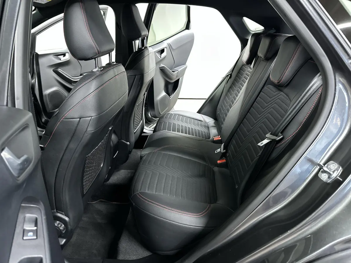 1.0 EcoBoost ST-Line X Navi | B&O | LED
