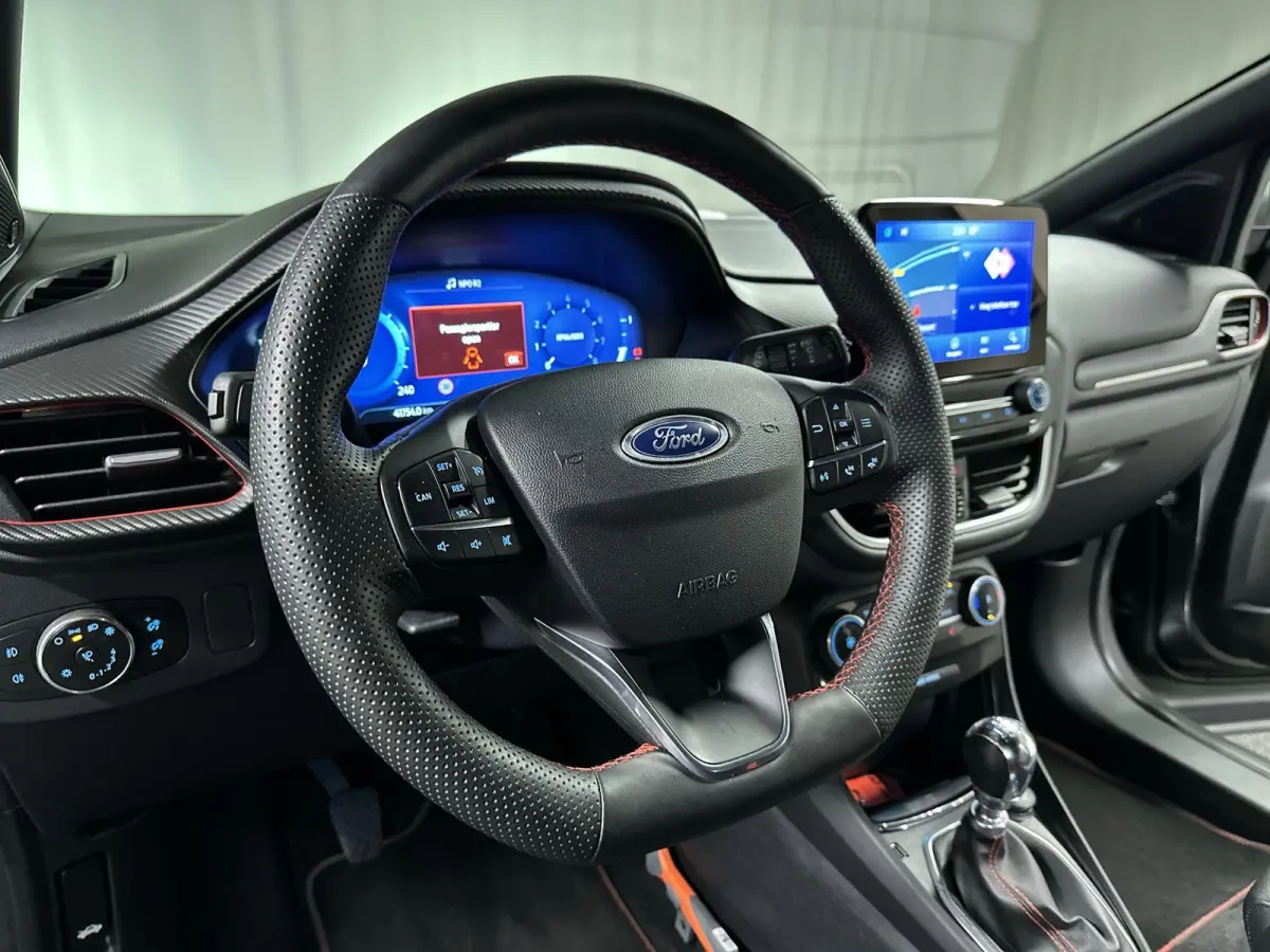 1.0 EcoBoost ST-Line X Navi | B&O | LED