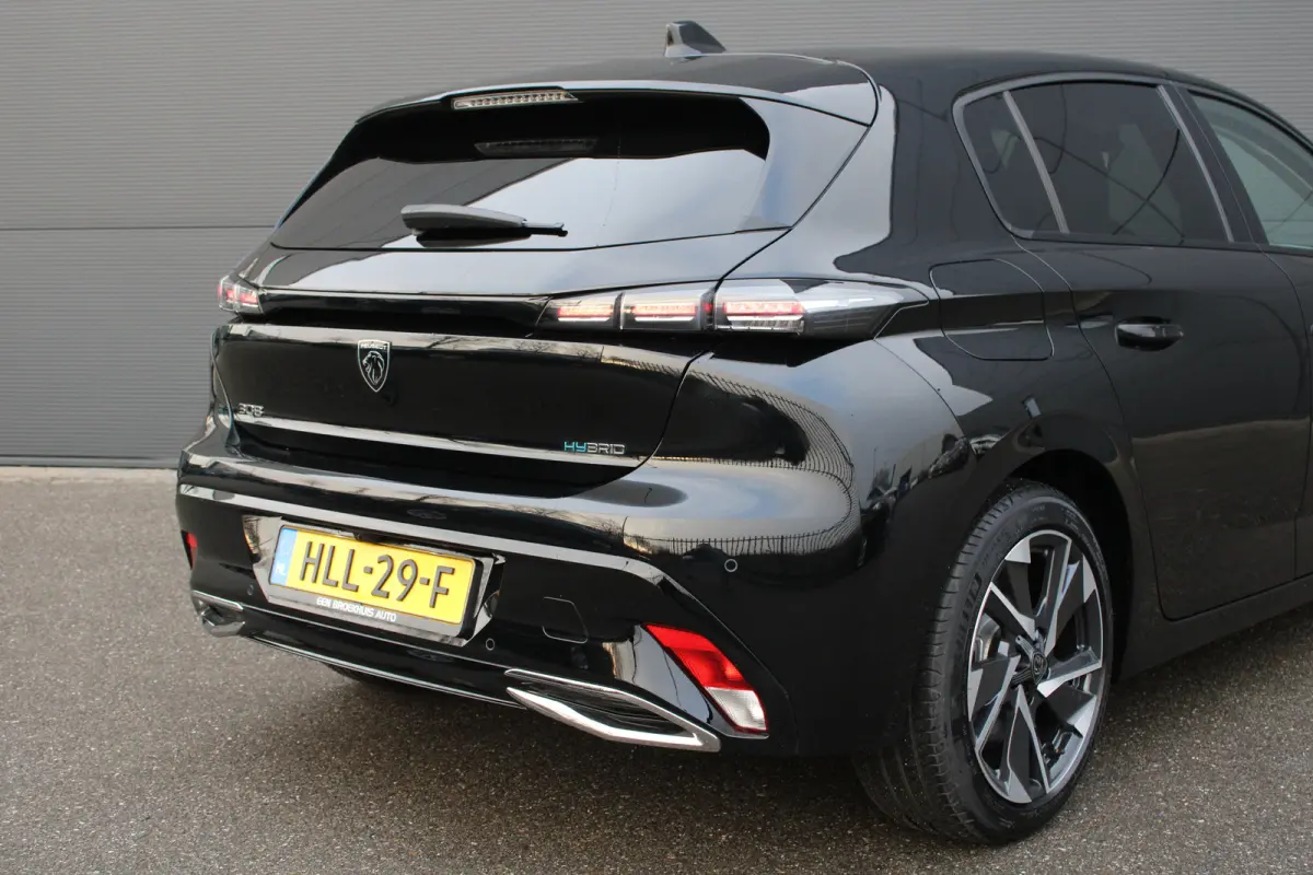 1.6 Plug-in Hybrid 180 Allure Avantage | Automaat | Navigatie | Camera | Trekhaak | 1.500kg Trekgewicht | AGR Bestuurdersstoel |