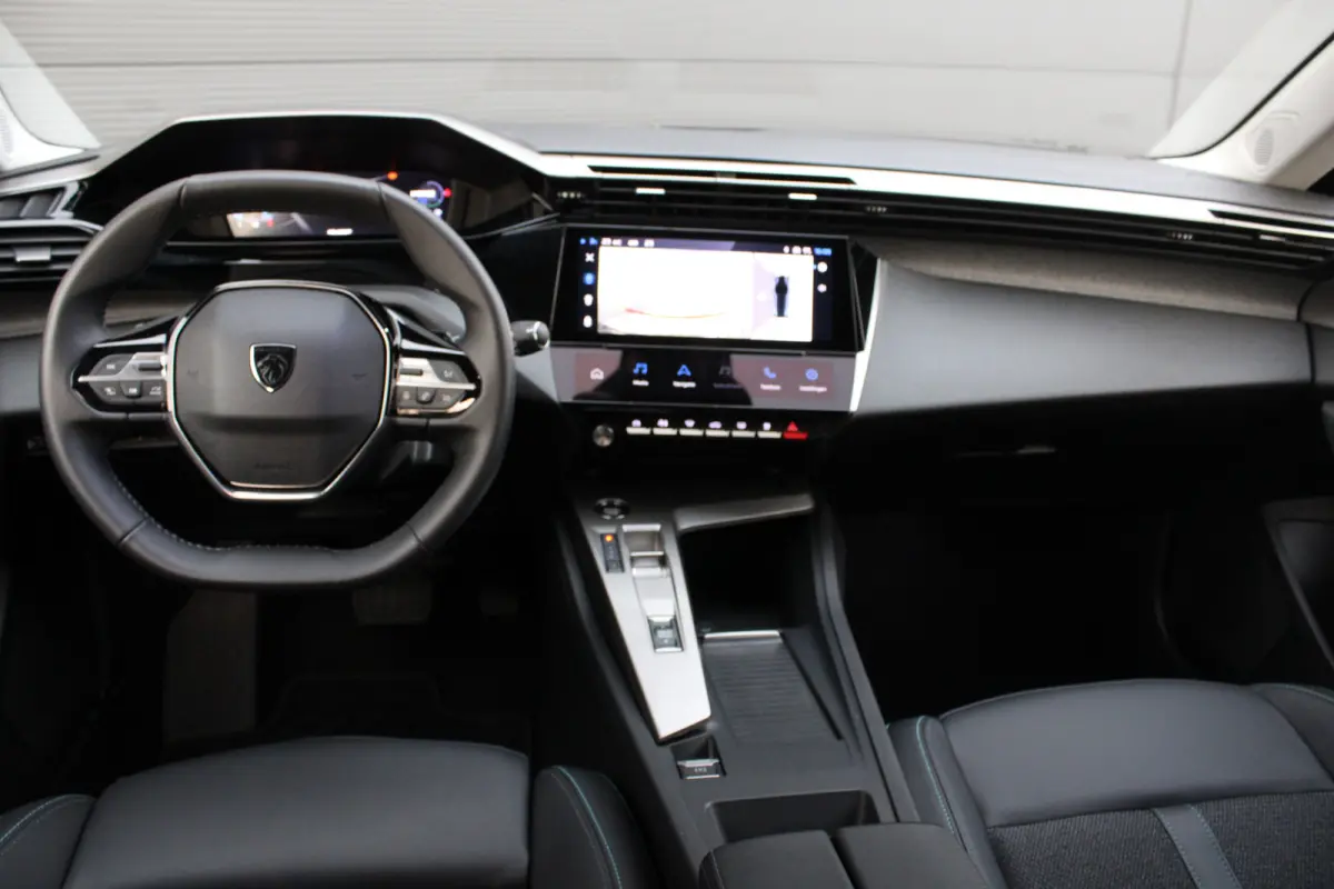 1.6 Plug-in Hybrid 180 Allure Avantage | Automaat | Navigatie | Camera | Trekhaak | 1.500kg Trekgewicht | AGR Bestuurdersstoel |