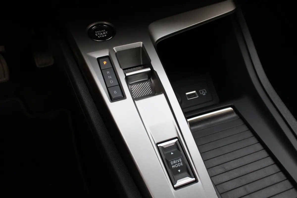 1.6 Plug-in Hybrid 180 Allure Avantage | Automaat | Navigatie | Camera | Trekhaak | 1.500kg Trekgewicht | AGR Bestuurdersstoel |