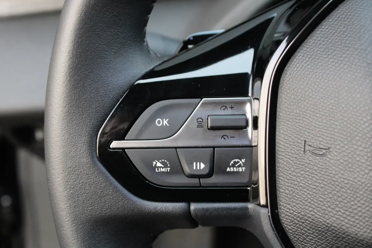 1.6 Plug-in Hybrid 180 Allure Avantage | Automaat | Navigatie | Camera | Trekhaak | 1.500kg Trekgewicht | AGR Bestuurdersstoel |