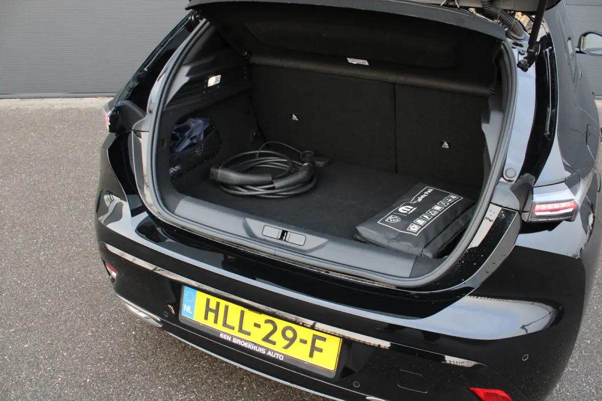 1.6 Plug-in Hybrid 180 Allure Avantage | Automaat | Navigatie | Camera | Trekhaak | 1.500kg Trekgewicht | AGR Bestuurdersstoel |
