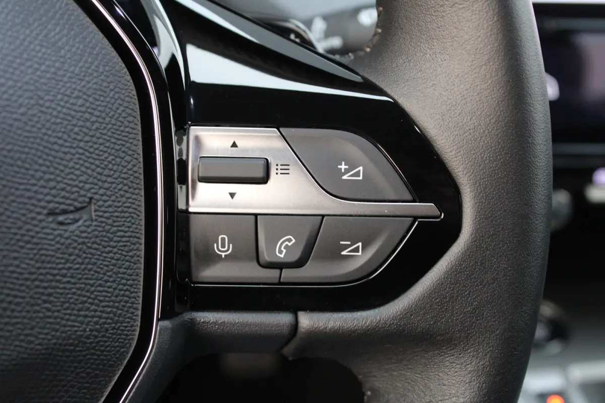 1.6 Plug-in Hybrid 180 Allure Avantage | Automaat | Navigatie | Camera | Trekhaak | 1.500kg Trekgewicht | AGR Bestuurdersstoel |