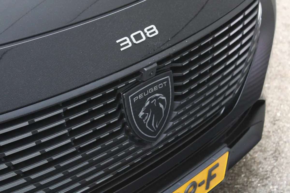 1.6 Plug-in Hybrid 180 Allure Avantage | Automaat | Navigatie | Camera | Trekhaak | 1.500kg Trekgewicht | AGR Bestuurdersstoel |