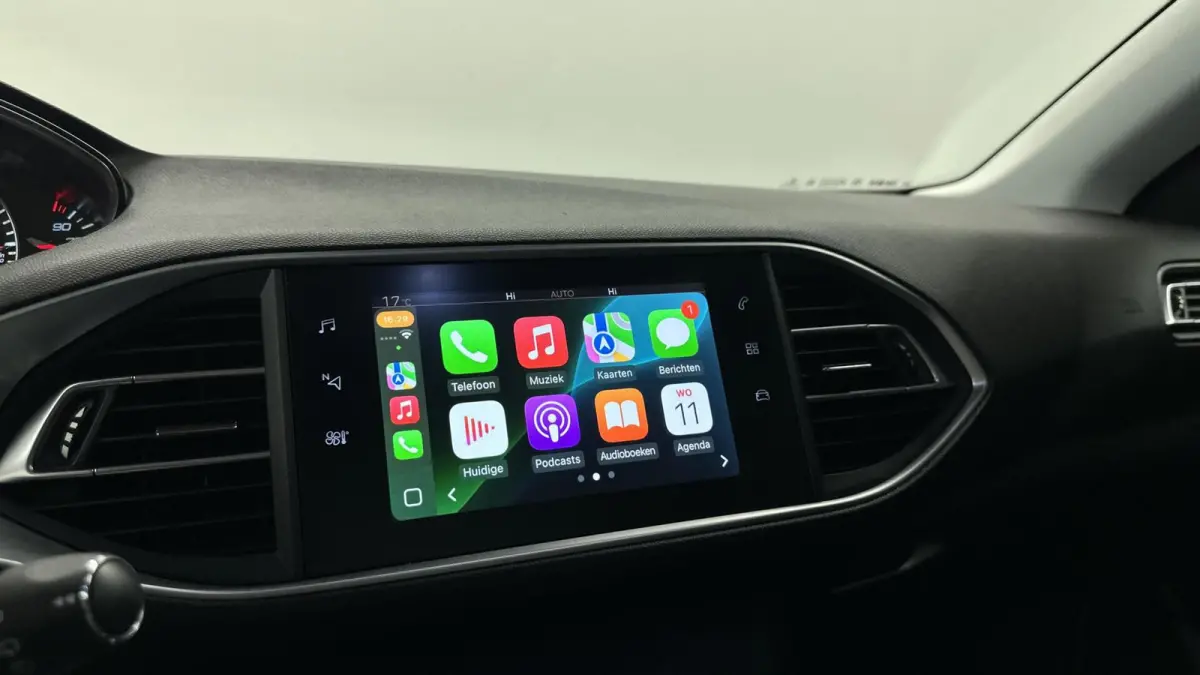 1.2 PureTech Blue Lease Executive PANO CAMERA CARPLAY.