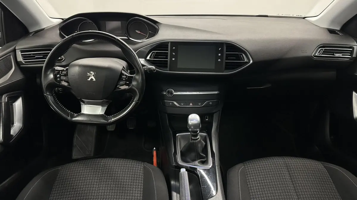 1.2 PureTech Blue Lease Executive PANO CAMERA CARPLAY.