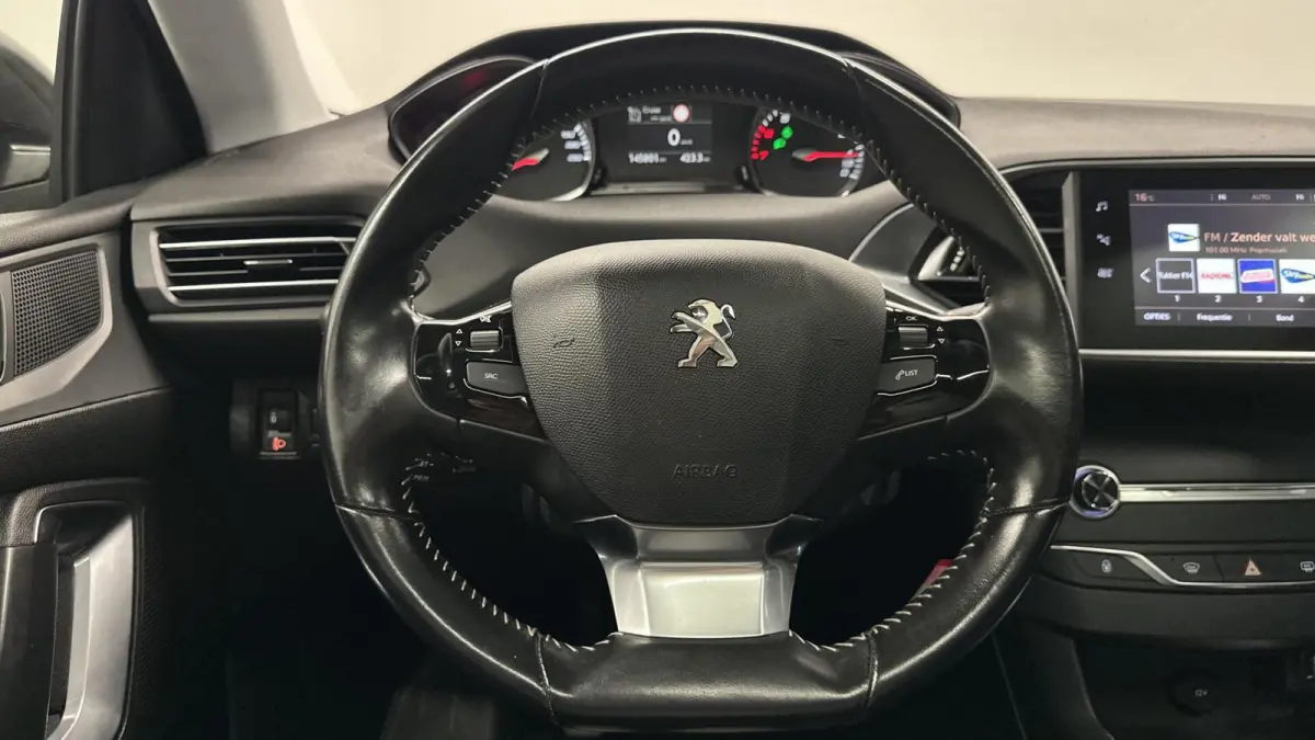 1.2 PureTech Blue Lease Executive PANO CAMERA CARPLAY.