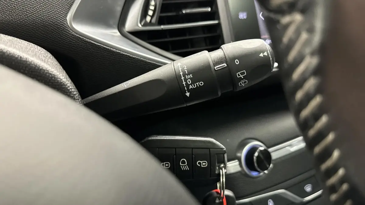 1.2 PureTech Blue Lease Executive PANO CAMERA CARPLAY.