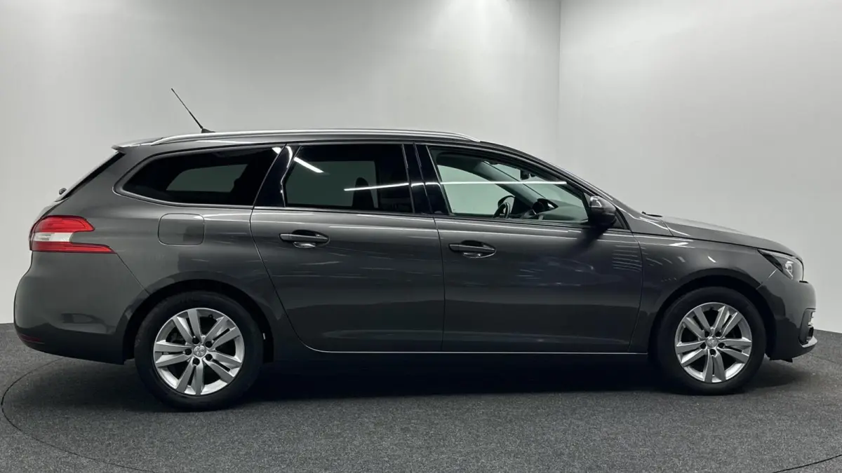 1.2 PureTech Blue Lease Executive PANO CAMERA CARPLAY.