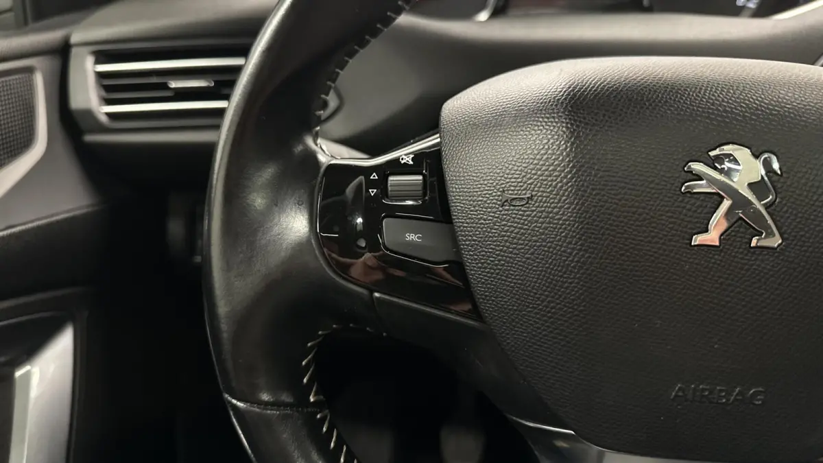 1.2 PureTech Blue Lease Executive PANO CAMERA CARPLAY.