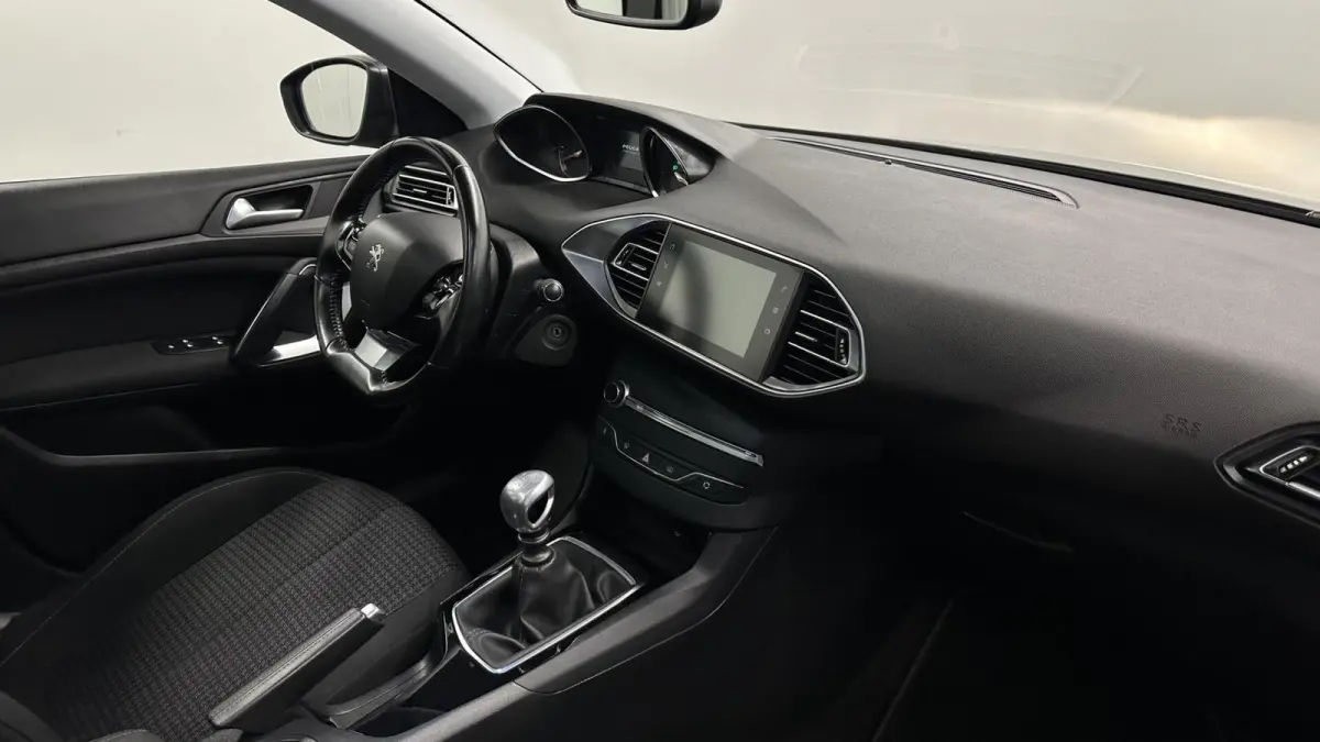 1.2 PureTech Blue Lease Executive PANO CAMERA CARPLAY.