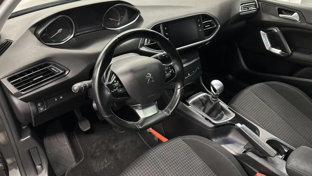 1.2 PureTech Blue Lease Executive PANO CAMERA CARPLAY.