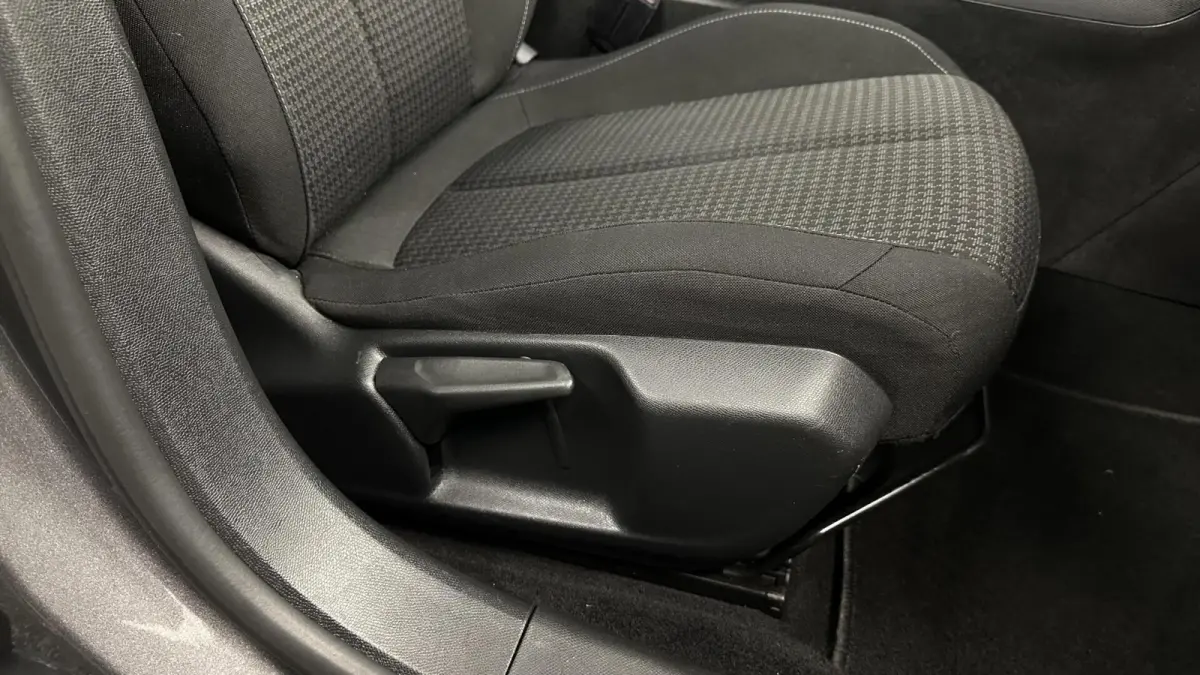 1.2 PureTech Blue Lease Executive PANO CAMERA CARPLAY.