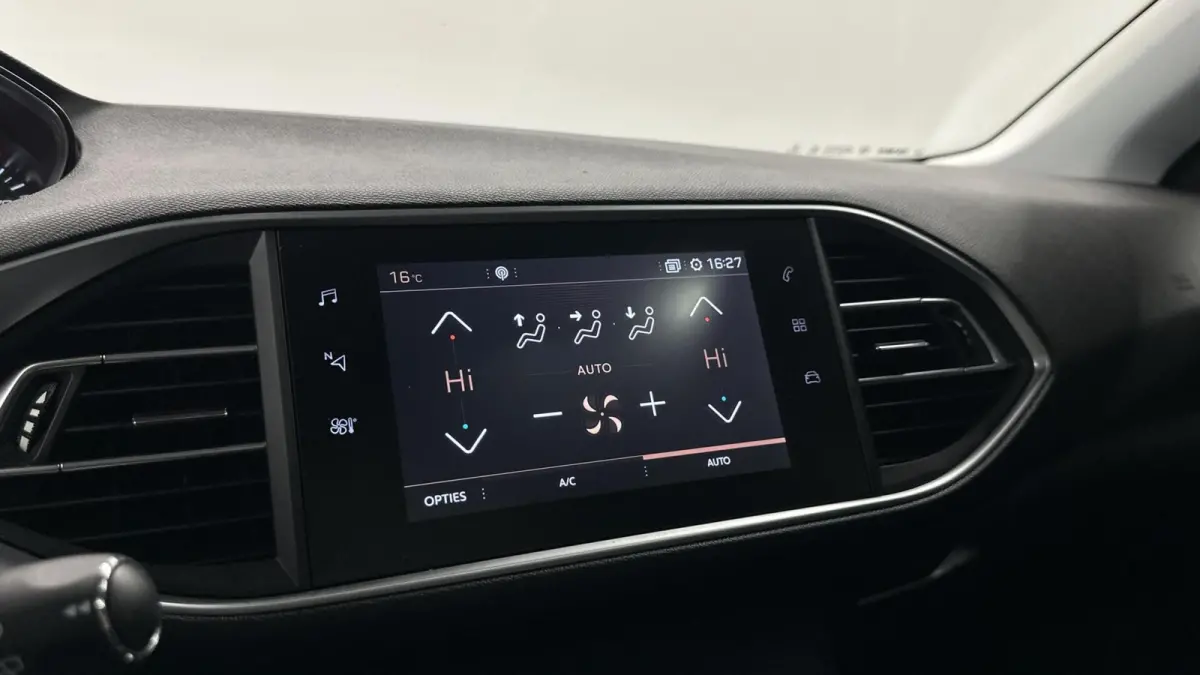 1.2 PureTech Blue Lease Executive PANO CAMERA CARPLAY.