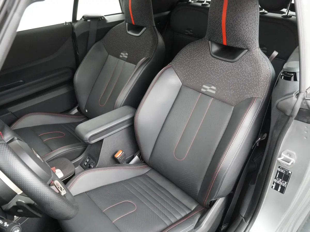 JCW Pakket-XL | Harman Kardon | Elektrische stoelen | 360-graden camera | Adaptieve Cruise Control