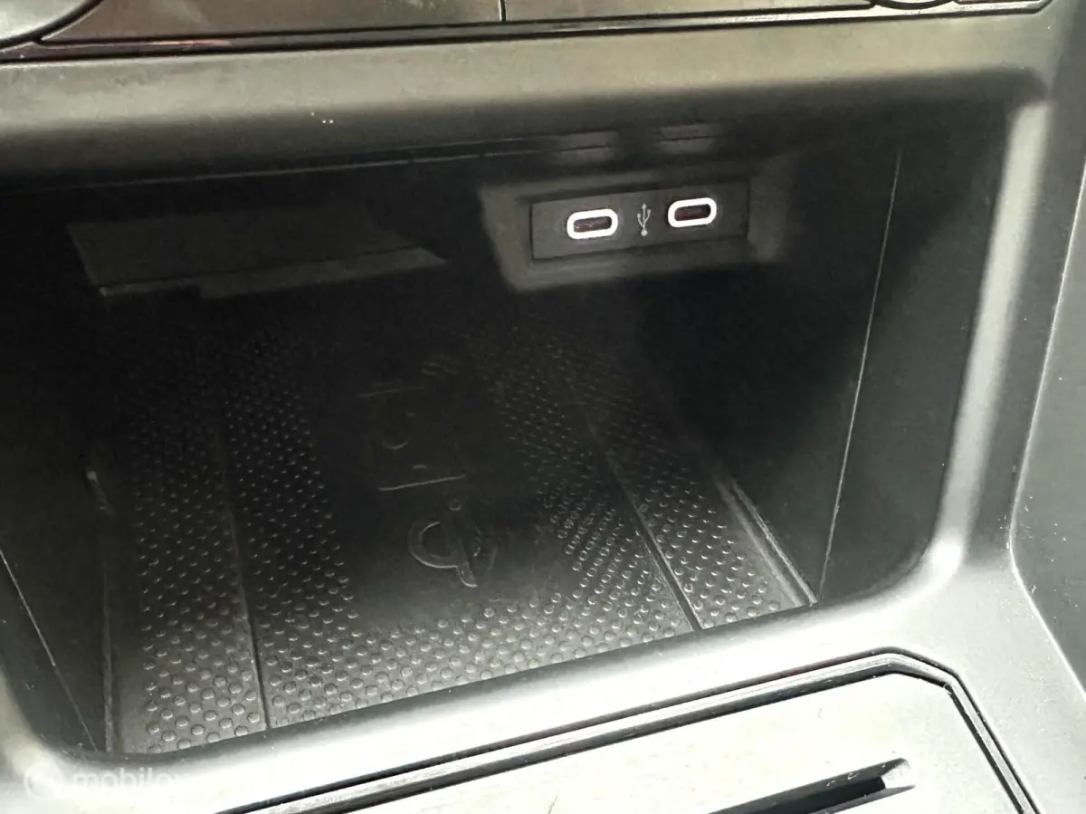 1.0 TSI 95PK LIFE NIEUW MODEL LED VERLICHTING CARPLAY NAVIGATIE ADAPTIEVE CRUISE CONTROLE PARKEERSENSOREN MOOIE AUTO!!