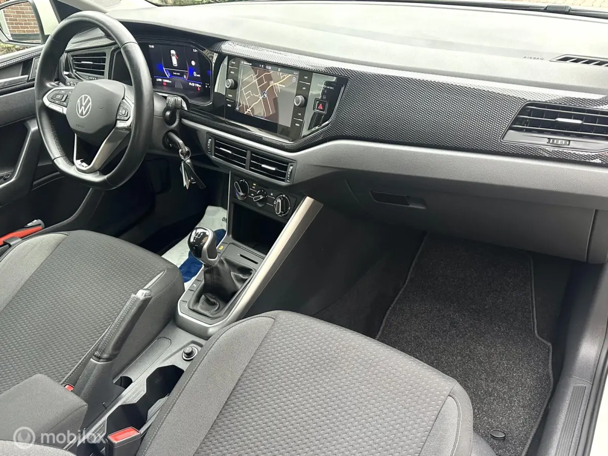 1.0 TSI 95PK LIFE NIEUW MODEL LED VERLICHTING CARPLAY NAVIGATIE ADAPTIEVE CRUISE CONTROLE PARKEERSENSOREN MOOIE AUTO!!