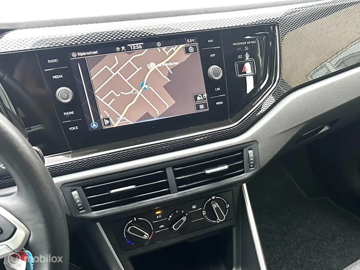 1.0 TSI 95PK LIFE NIEUW MODEL LED VERLICHTING CARPLAY NAVIGATIE ADAPTIEVE CRUISE CONTROLE PARKEERSENSOREN MOOIE AUTO!!