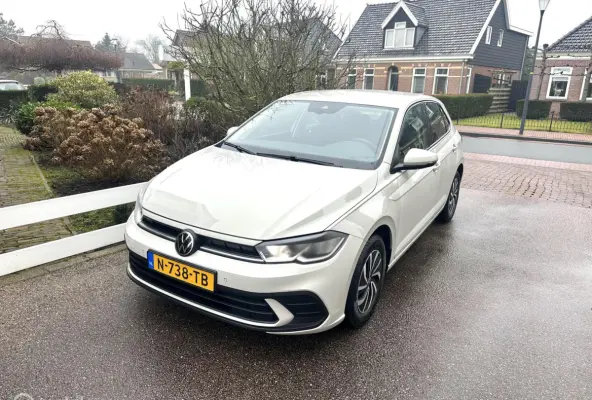 1.0 TSI 95PK LIFE NIEUW MODEL LED VERLICHTING CARPLAY NAVIGATIE ADAPTIEVE CRUISE CONTROLE PARKEERSENSOREN MOOIE AUTO!!