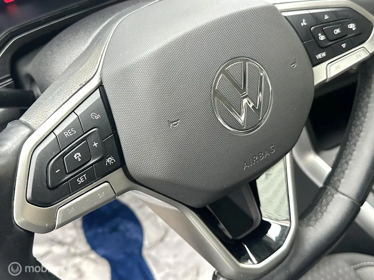 1.0 TSI 95PK LIFE NIEUW MODEL LED VERLICHTING CARPLAY NAVIGATIE ADAPTIEVE CRUISE CONTROLE PARKEERSENSOREN MOOIE AUTO!!