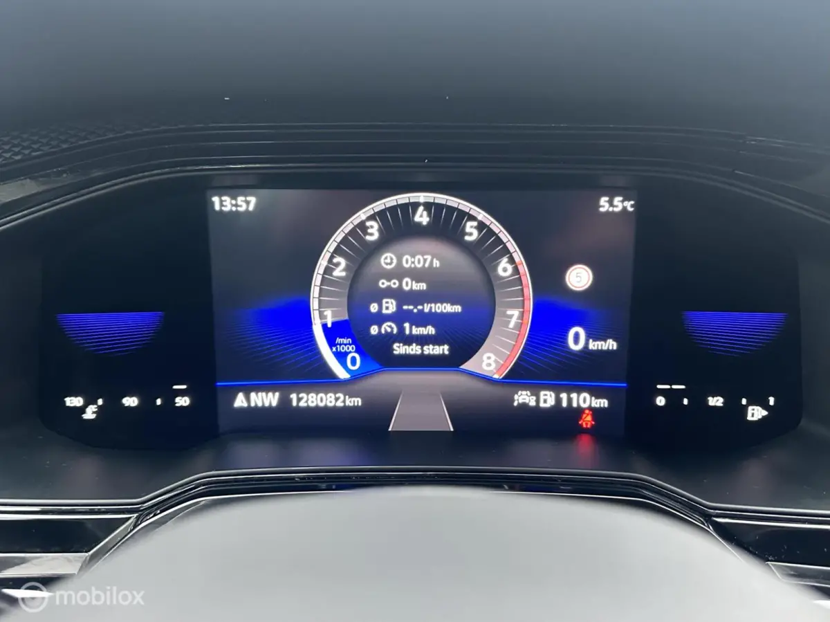 1.0 TSI 95PK LIFE NIEUW MODEL LED VERLICHTING CARPLAY NAVIGATIE ADAPTIEVE CRUISE CONTROLE PARKEERSENSOREN MOOIE AUTO!!