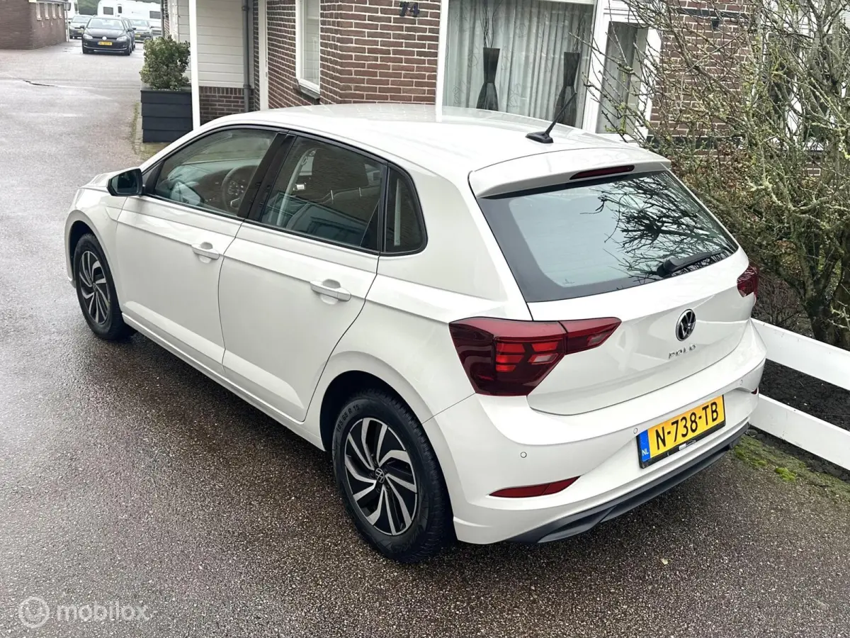 1.0 TSI 95PK LIFE NIEUW MODEL LED VERLICHTING CARPLAY NAVIGATIE ADAPTIEVE CRUISE CONTROLE PARKEERSENSOREN MOOIE AUTO!!