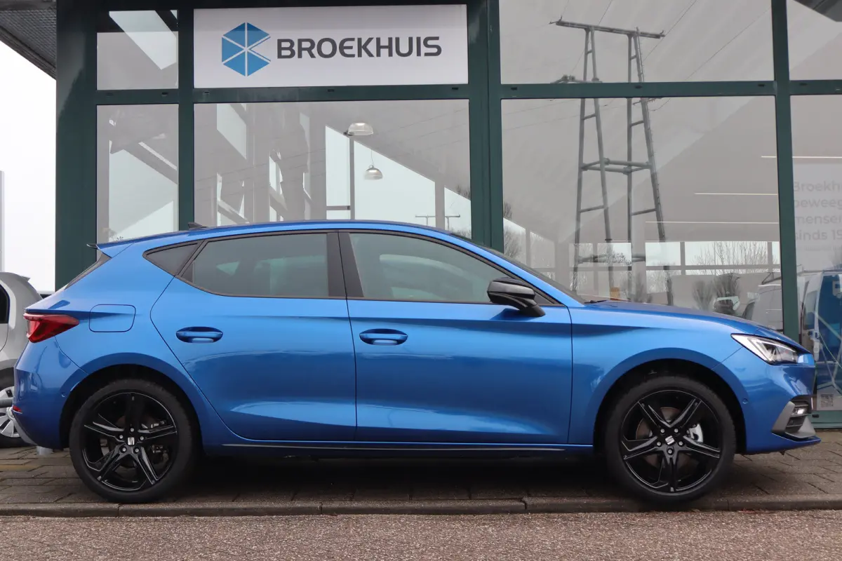 FR Business - eHybrid 204PK | Achteruitrijcamera | Automatisch dimmende binnenspiegel | Dakhemel uitgevoerd in zwart