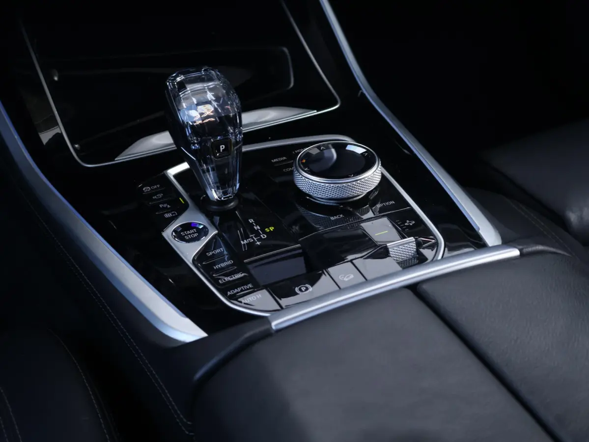 xDrive45e High Executive | Soh 92% | M Sport pakket | Panoramadak | Elektrisch stoelen | Laser verlichting | Comfort Access |