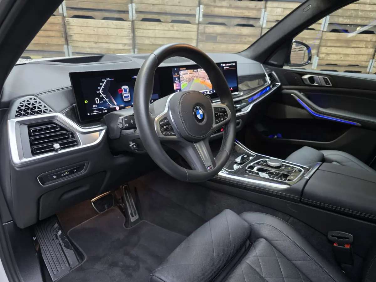 4.0 D M Sport Pano Softclose Ambiente Camera Leder Navi Carplay 22"LM