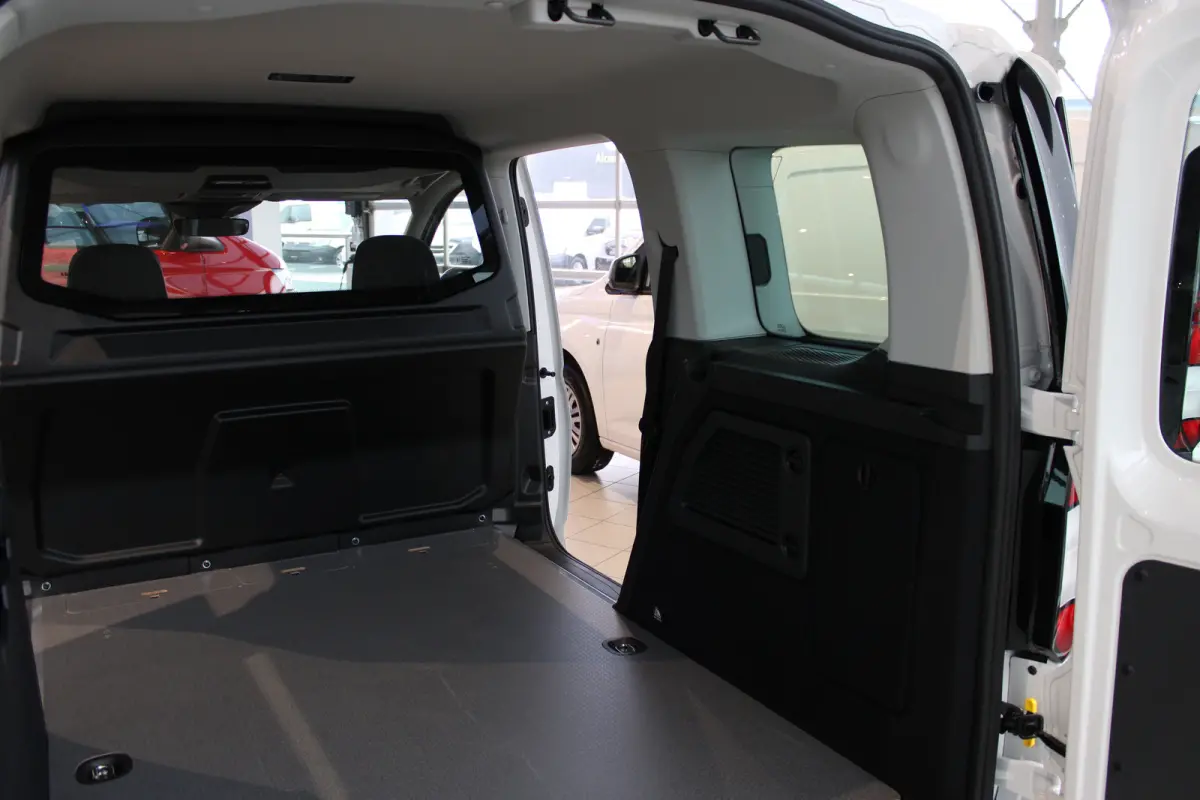 1,5 eHybrid EU 6 85kW (115 pk) 19,7 kWh DSG ombouw naar Cargo (toegang tot iedere mileuzone)