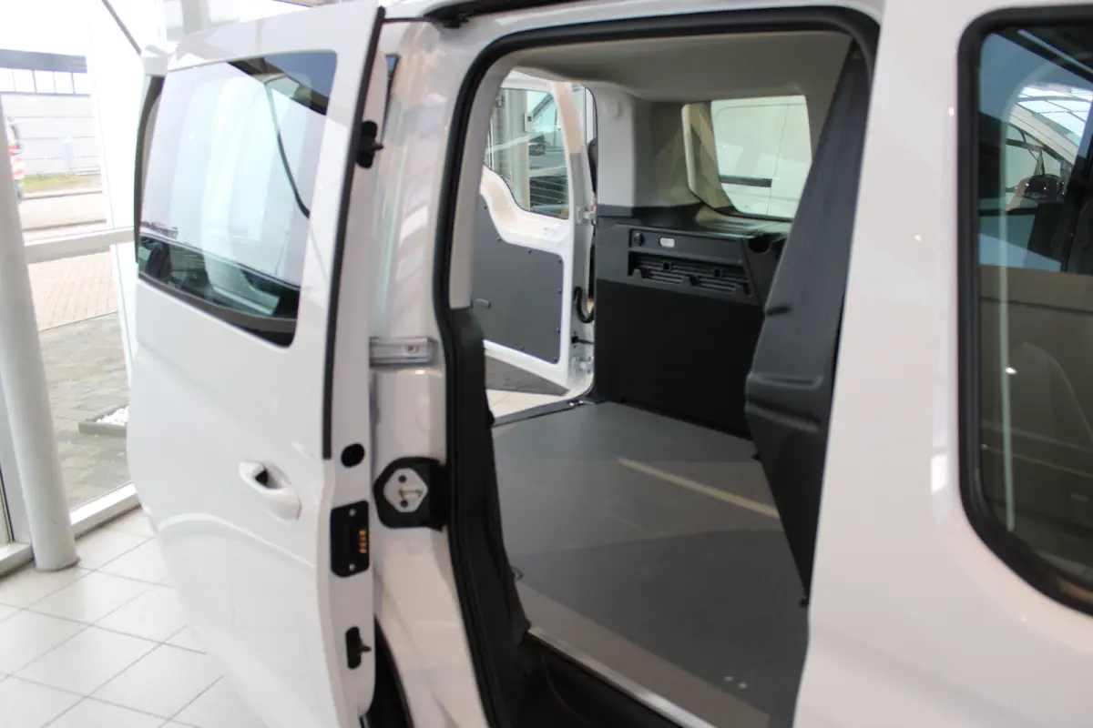 1,5 eHybrid EU 6 85kW (115 pk) 19,7 kWh DSG ombouw naar Cargo (toegang tot iedere mileuzone)