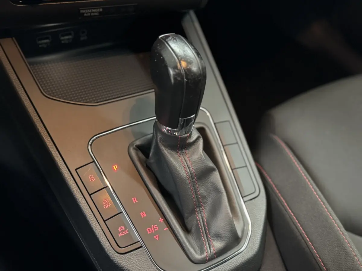 1.0 TSI 116PK FR DSG CARPLAY LED