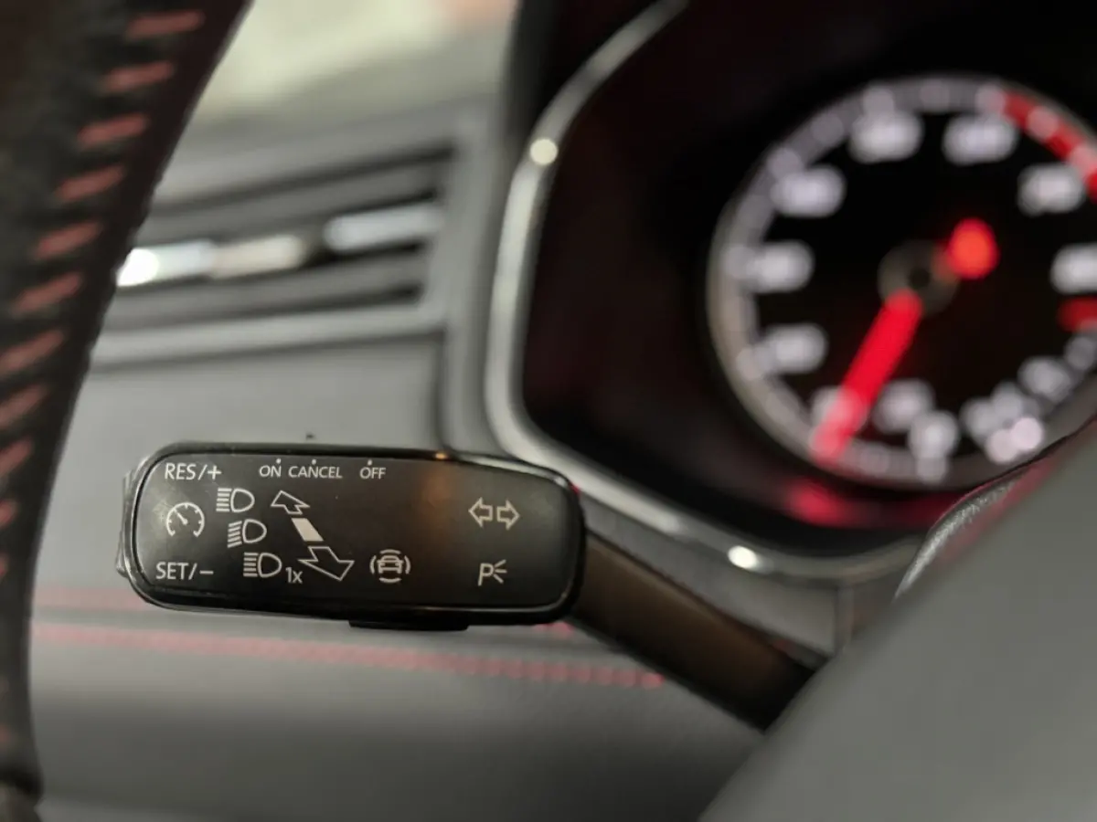 1.0 TSI 116PK FR DSG CARPLAY LED