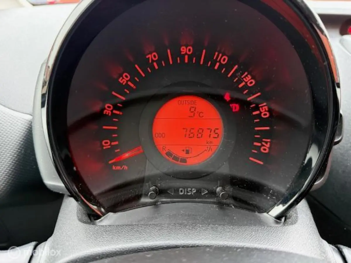 1.0 VVT-i x-fun 5 DEURS 76.000 KM NAP AIRCO