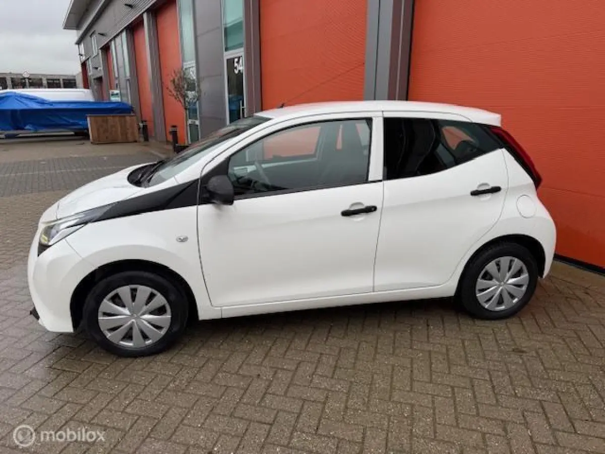 1.0 VVT-i x-fun 5 DEURS 76.000 KM NAP AIRCO