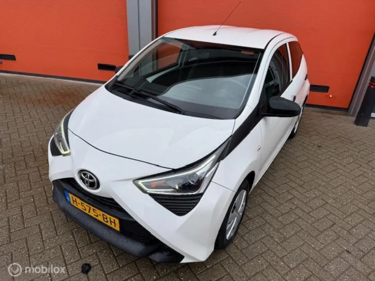 1.0 VVT-i x-fun 5 DEURS 76.000 KM NAP AIRCO