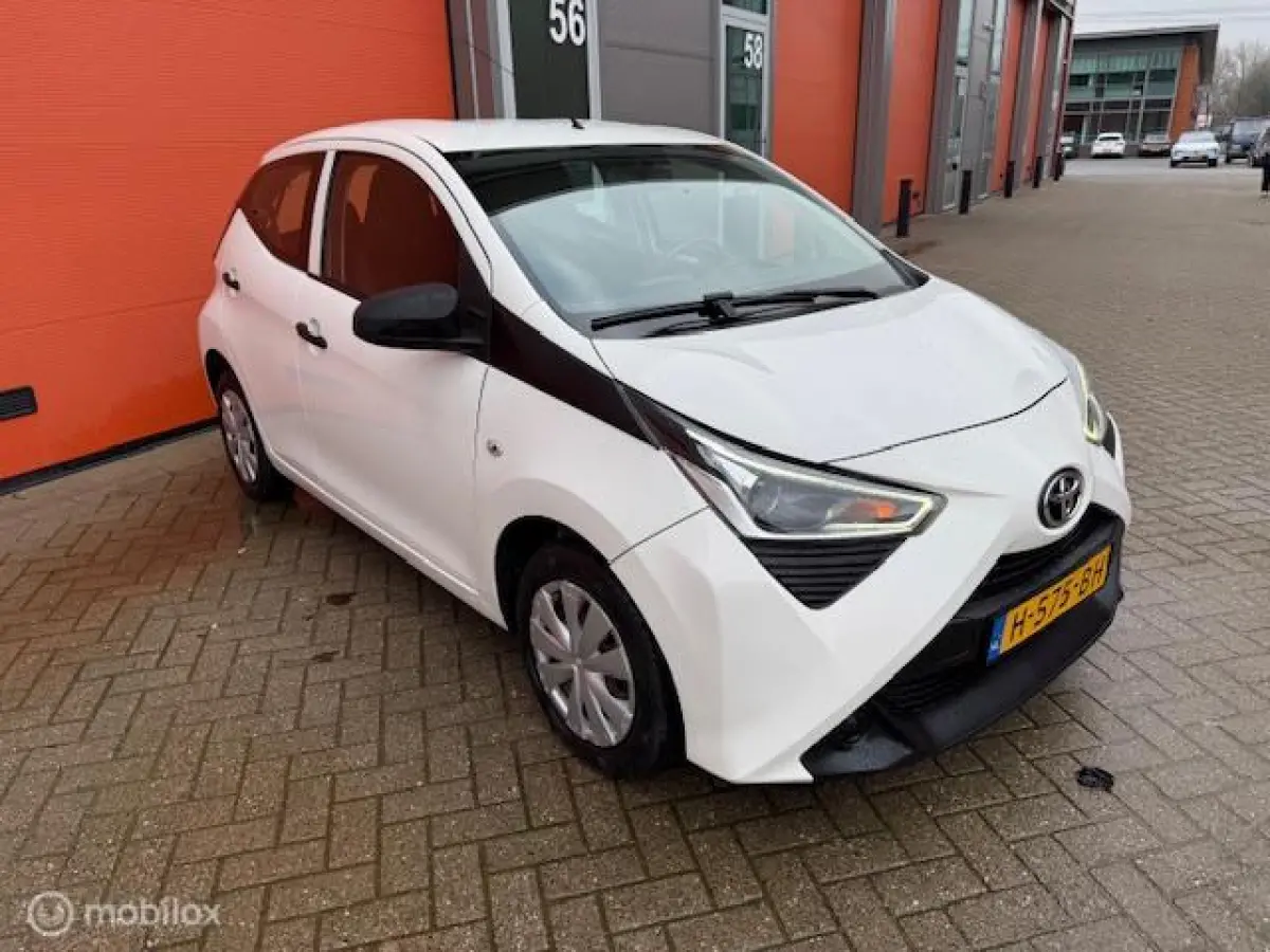 1.0 VVT-i x-fun 5 DEURS 76.000 KM NAP AIRCO