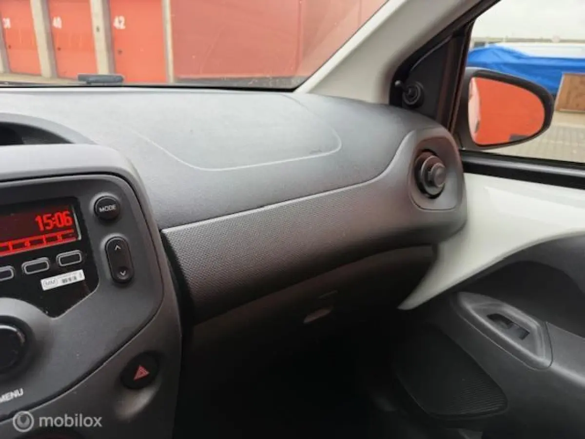 1.0 VVT-i x-fun 5 DEURS 76.000 KM NAP AIRCO