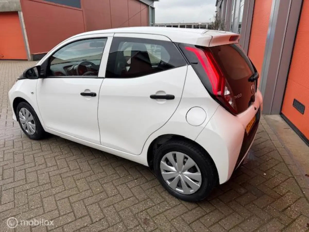 1.0 VVT-i x-fun 5 DEURS 76.000 KM NAP AIRCO