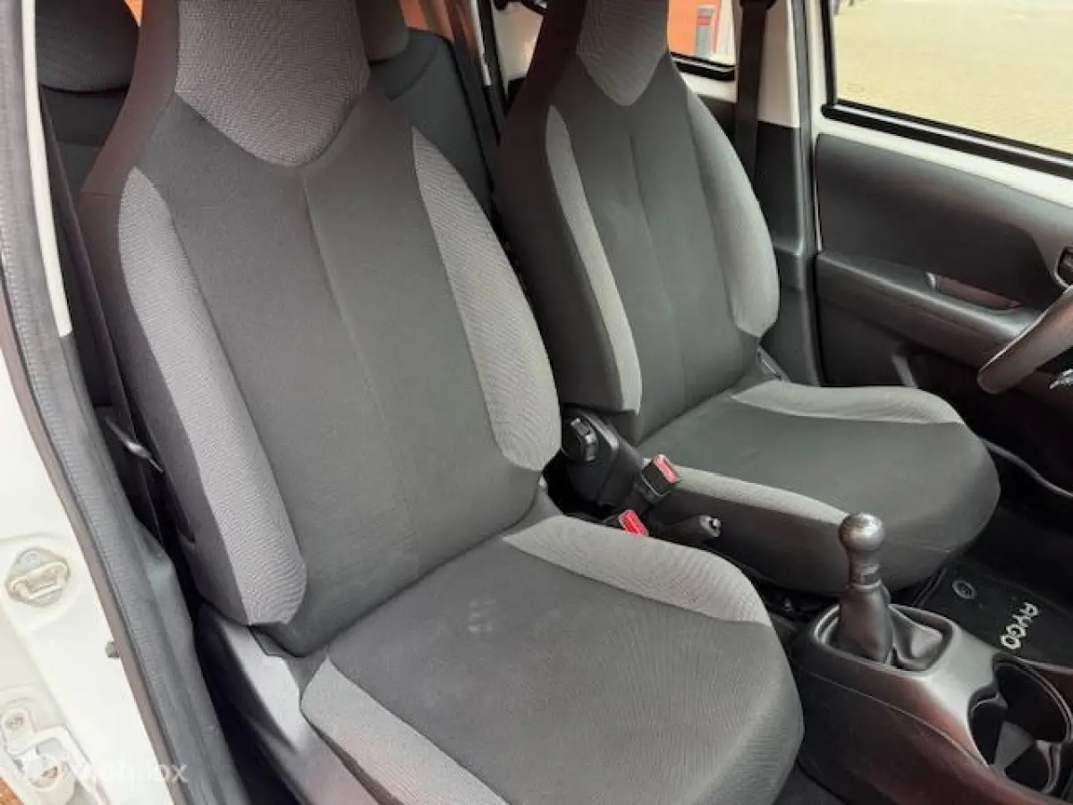 1.0 VVT-i x-fun 5 DEURS 76.000 KM NAP AIRCO