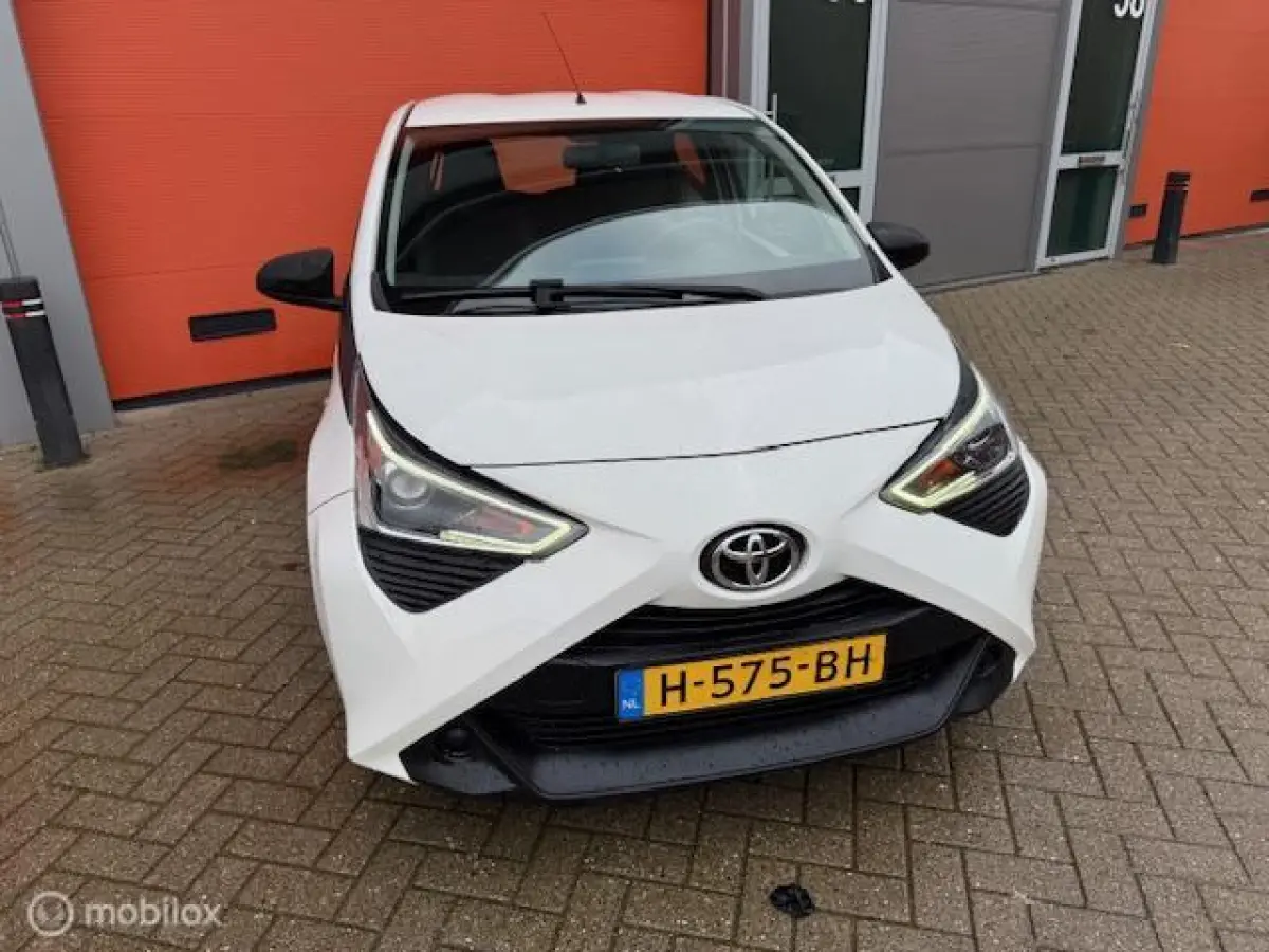 1.0 VVT-i x-fun 5 DEURS 76.000 KM NAP AIRCO