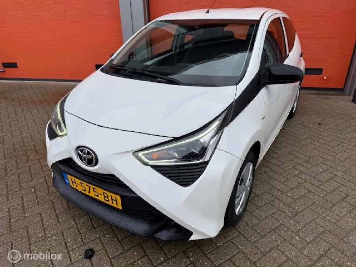1.0 VVT-i x-fun 5 DEURS 76.000 KM NAP AIRCO