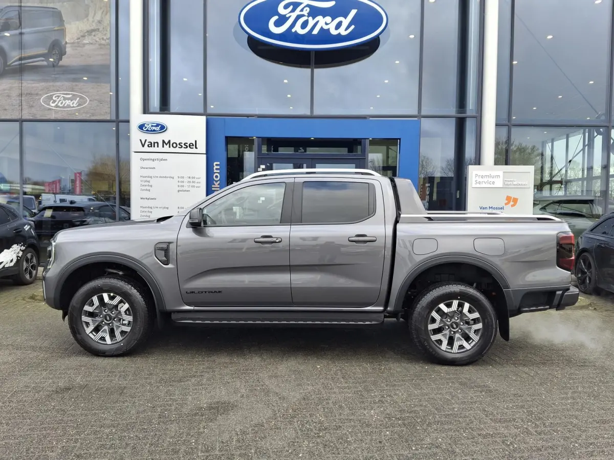 PHEV Wildtrak Dubbel Cabine | Rollertop | Trekhaak | Adaptive Cruise | 360 | Stoelverwarming | Blis |