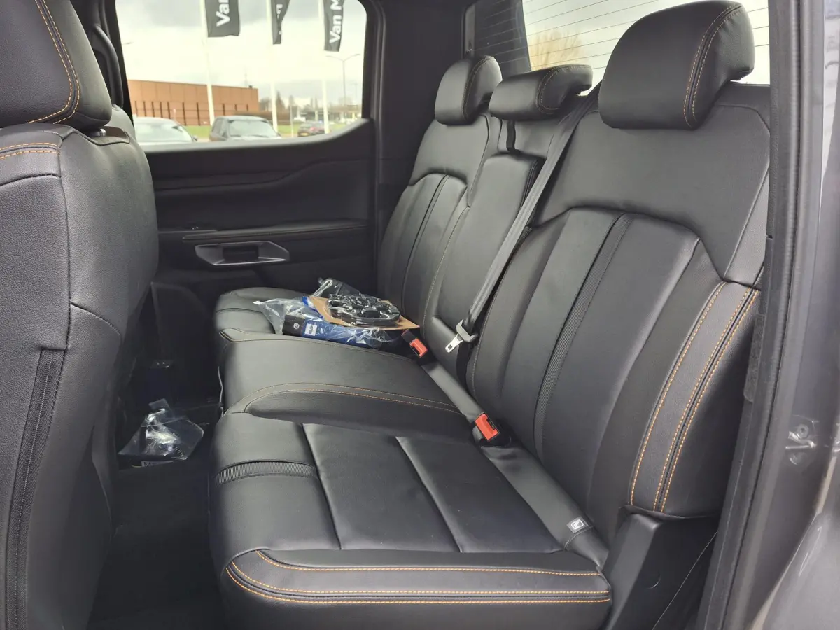 PHEV Wildtrak Dubbel Cabine | Rollertop | Trekhaak | Adaptive Cruise | 360 | Stoelverwarming | Blis |