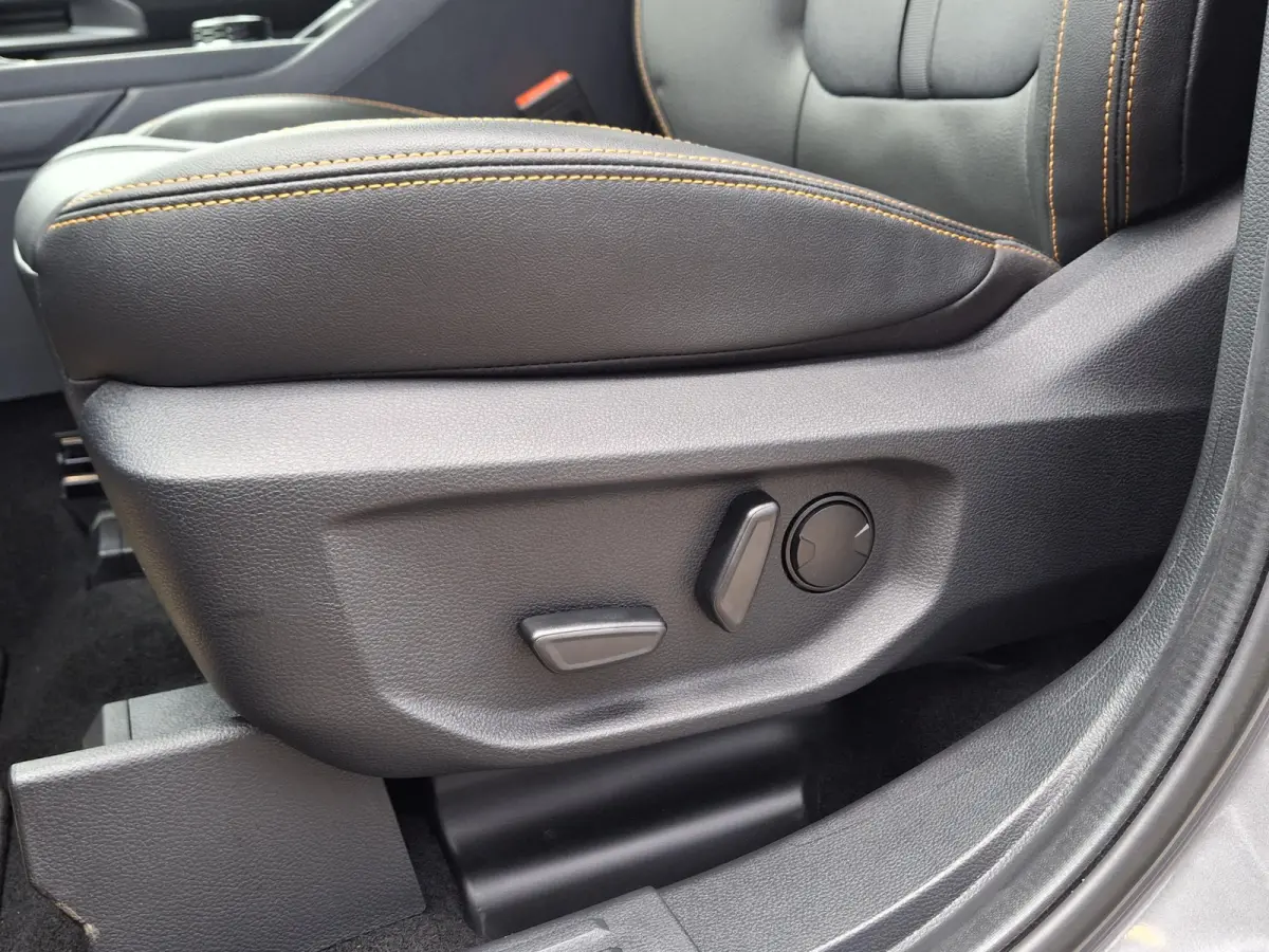 PHEV Wildtrak Dubbel Cabine | Rollertop | Trekhaak | Adaptive Cruise | 360 | Stoelverwarming | Blis |